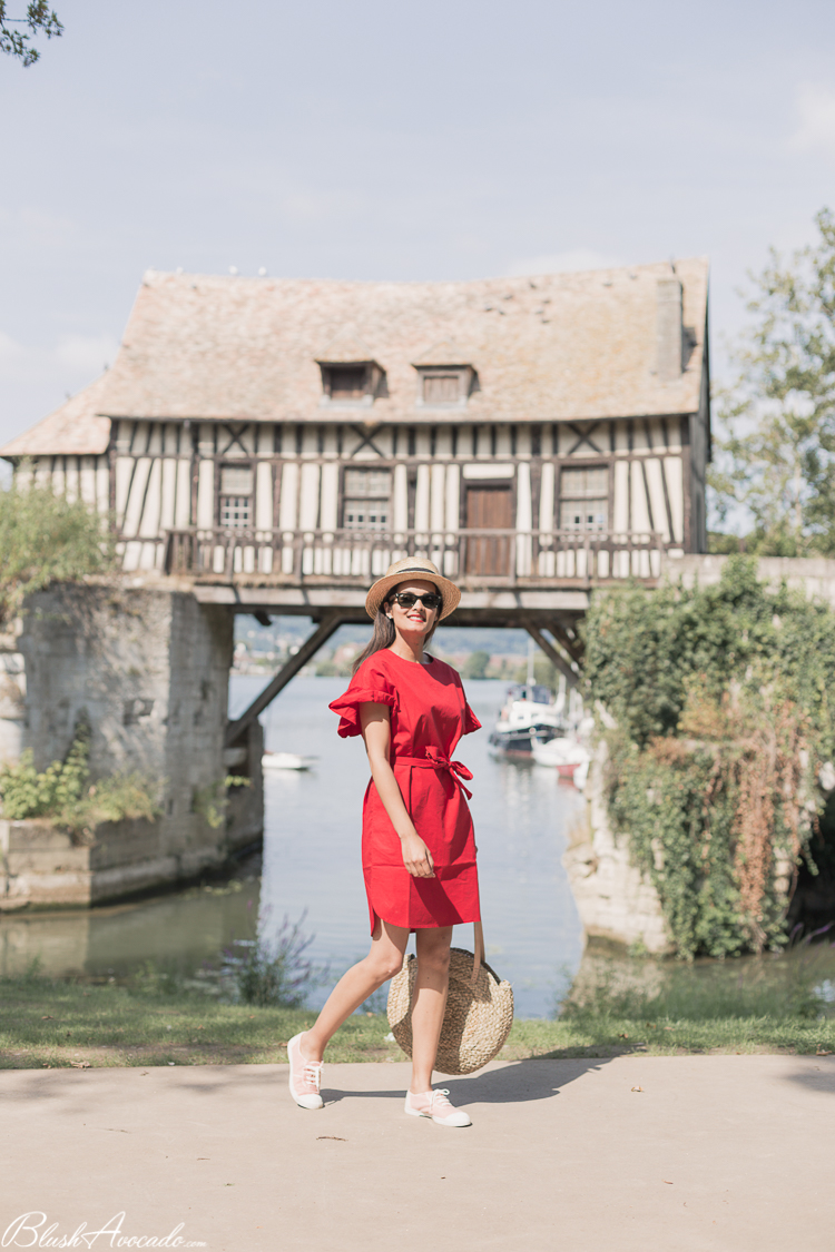 Look : l'indispensable robe rouge
